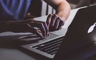 意甲媒体透露：米兰正在与普利西奇及萨勒马克尔斯进行续约谈判，球员表示愿意留下来